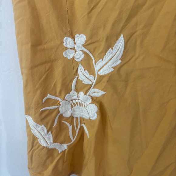 Odille Anthropology Gold Tank Top with White Floral Embroidery - Picture 8 of 8